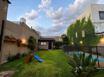 Casa · 105m² · 3 Ambientes · 1 Cochera · Casa en Villa Ballester