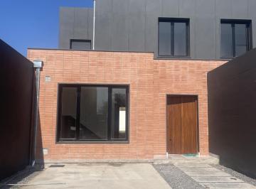 Casa · 156m² · 3 Ambientes · Duplex Venta Via Aurelia a Estrenar