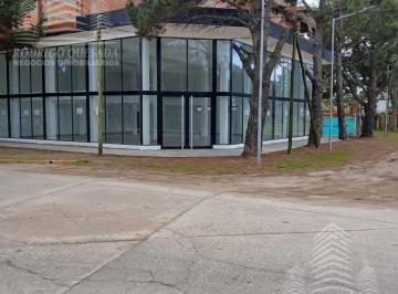 Local comercial · 290m² · 1 Ambiente · Locales Comerciales en Alquiler - Juntos o Individuales en Av San Bernardo y Calle 20