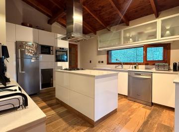 Casa · 153m² · 4 Ambientes · Casa en Melipal de Alta Calidad Constructiva