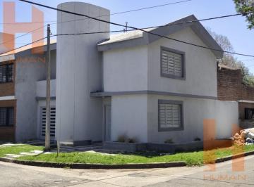 Casa · 110m² · 5 Ambientes · 1 Cochera · Bº Tablada Park 3 Dorm Apto Credito