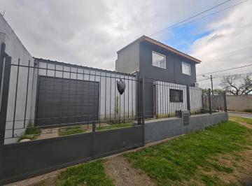 Casa · 122m² · 8 Ambientes · 2 Cocheras · Casa 4 Dorm. C/ Cochera en Barrio San Pablo