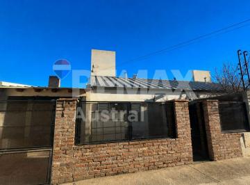 Casa · 170m² · 4 Ambientes · Casa 3 Dorm. Km 8