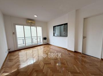 Departamento · 44m² · 2 Ambientes · Vera Al 900 - 44 m² Impecable Balcon Todo Sol Todo Externo Baño Completo