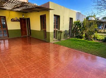 Casa · 111m² · 5 Ambientes · 1 Cochera · Casa Venta 2 Dorm. B Zona Los Boulevares