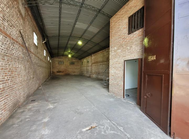 Bodega-Galpón · 225m²