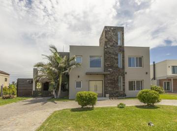 Casa · 309m² · 5 Ambientes · 4 Cocheras · Casa en Venta El Rebenque 5 Ambientes