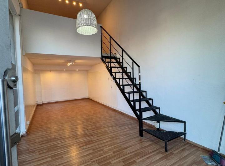 Local comercial · 37m² · 1 Ambiente · 7 Cocheras