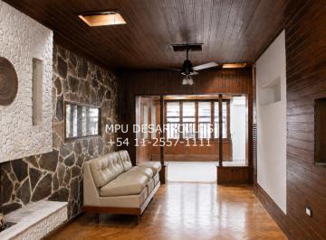 Casa de 6 ambientes, Quilmes · Amplia Casa con Cochera y Grandes Espacios en Quilmes