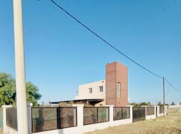 Casa · 183m² · 6 Ambientes · 1 Cochera · Alquilo Casa en Colonia Tirolesa