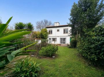 Casa · 120m² · 4 Ambientes · 1 Cochera · Casa en Venta en Bella Vista