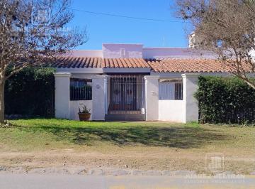 Casa · 440m² · 5 Ambientes · 2 Cocheras · Casa en Villa Allende Golf
