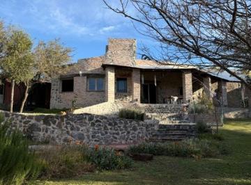 Casa de 6 ambientes, Mendiolaza · Casa en Venta C/ Cochera en Mendiolaza