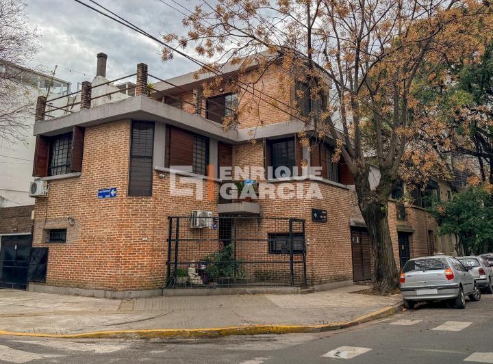 Casa · 130m² · 5 Ambientes · 2 Cocheras