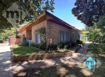 Casa · 300m² · 4 Ambientes · Casa en Venta