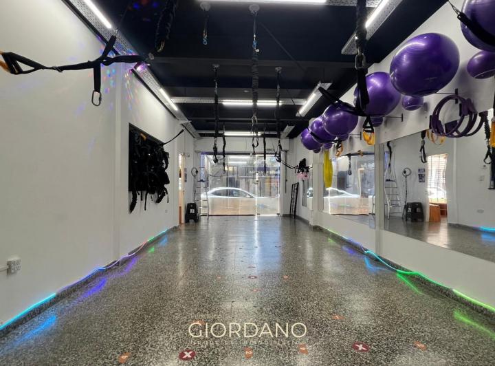Local comercial · 220m² · 4 Ambientes