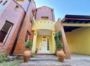 Casa · 170m² · 5 Ambientes · 3 Cocheras · Casa en Venta en City Bell