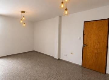 Departamento · 56m² · 3 Ambientes · Departamento 2 Dorm. Frente con Balcon en Cofico