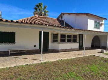 Casa de 8 ambientes, Esteban Echeverría · Casaquinta en Venta