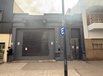 Local comercial · 225m² · Local Comercial con Planta Libre en Flores