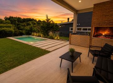 Casa de 4 ambientes, Costa Esmeralda · Casa en Alquiler en Costa Esmeralda – Barrio Senderos IV