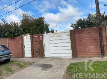 Casa · 400m² · 3 Ambientes · 1 Cochera · Casa en Venta en Lote de 10 X40 Ringuelet