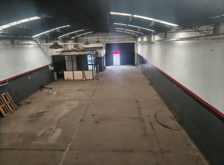 Local comercial · 300m²