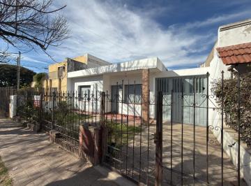 Casa · 85m² · 2 Dormitorios · 1 Cochera · Alquiler - Casa 2 Dorm. - Altos de Velez Sarsfield
