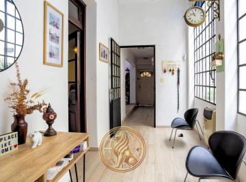 Casa · 190m² · 5 Ambientes · 1 Cochera · Venta Casa Villa Raffo con Terraza, Quincho, Jacuzzi y Garage Oportunidad