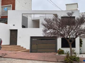 Casa de 1 ambiente, Córdoba · Casa en Alquiler – 3 Dorm. Barrio Parque Chacabuco - Próximo a Shopping Villa Cabrera