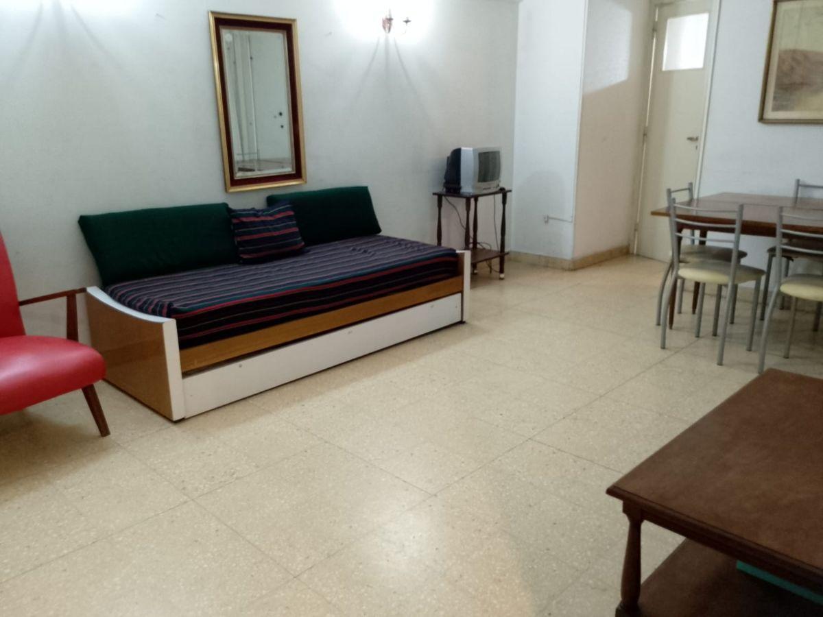 Venta departamento 2 ambientes. Ubicado sobre av luro entre santa fe Y corrientes