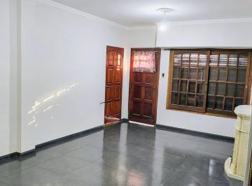 Departamento de 3 ambientes, Lanús · Alquilo Departamento en Lanús a Minutos de Capital en Planta Baja Al Frente
