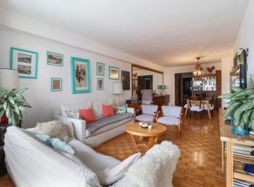 Departamento · 157m² · 5 Ambientes · 1 Cochera · Venta 5 Amb C/cochera Luminoso Recoleta