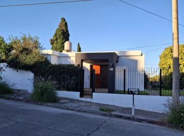 Casa · 162m² · 5 Ambientes · 1 Cochera · Altos de Villa Cabrera - Venta Casa de 3 Dorm.