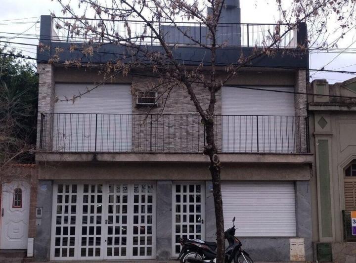 Casa · 161m² · 7 Ambientes · 1 Cochera