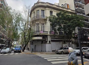 Local comercial , Recoleta · Amplio Local Calle Larrea Esquina Paraguay