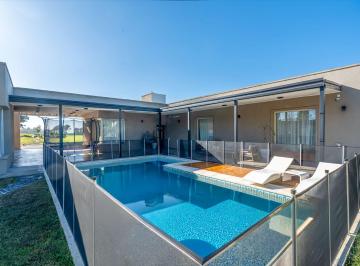 Casa · 130m² · 5 Ambientes · 2 Cocheras · Venta Casa 5 Amb Barrio Cerrado Prados de La Vega