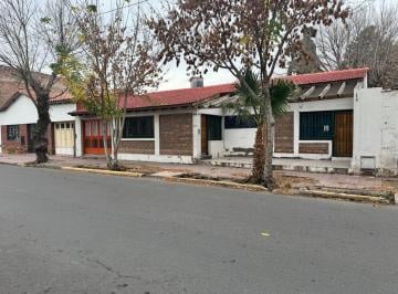 Casa · 300m² · 6 Ambientes · 1 Cochera · Venta Casa Las Heras