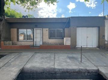Casa · 100m² · 6 Ambientes · 1 Cochera · Se Vende Casa en Ciudad