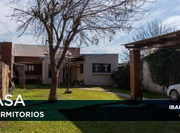 Casa · 80m² · 4 Ambientes · 2 Cocheras · Casa en Venta 3 Dorm. - Ibarlucea