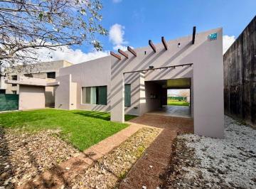 Casa · 220m² · 7 Ambientes · 2 Cocheras · Venta/vivienda/3 Dorm/pileta/serv/villa Los Alamos