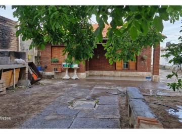 Casa · 144m² · 1 Ambiente · Venta Casa en Lote Apto Desarrollo