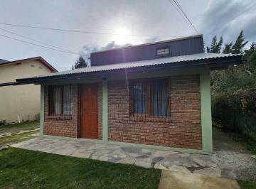 Casa · 140m² · 3 Ambientes · 1 Cochera · Casa + 2 Departamentos en Melipal
