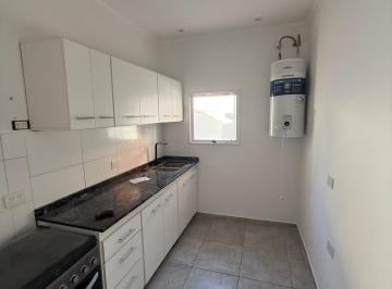 Casa de 3 ambientes, Morón · Propiedad Reciclada a Nuevo