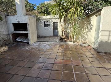 Casa · 137m² · 5 Ambientes · 2 Cocheras · Venta Casa La Blanqueada 3 Dorm 2 Baños Garage