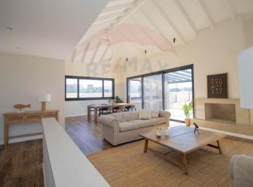 Casa · 182m² · 4 Ambientes · 2 Cocheras · Venta Casa a Estrenar en La Tahona 3 Dorm.