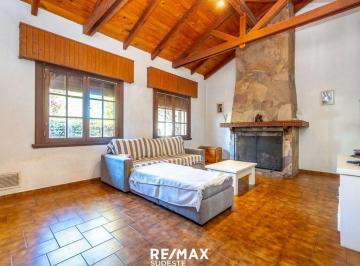 Casa · 263m² · 5 Ambientes · 2 Cocheras · Venta Casa 4 Dorm. Quincho Pileta Centro