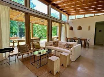 Casa · 187m² · 8 Ambientes · Venta de 2 Casas 8 Ambientes Barrio Quequén Chico