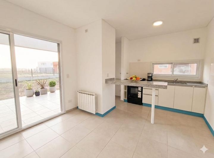 Casa · 83m² · 3 Ambientes · 2 Cocheras