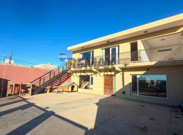 Casa · 330m² · 6 Ambientes · 1 Cochera · Casa Cuatro Dorm. - Quincho Palazzo